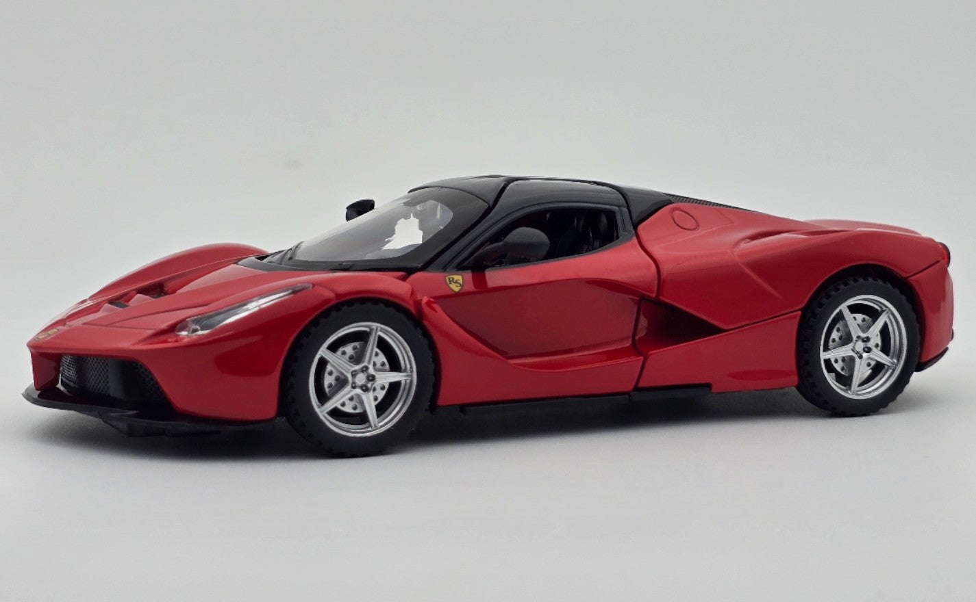 Ferrari LaFerrari 1:24 diecast scale model car collectible car